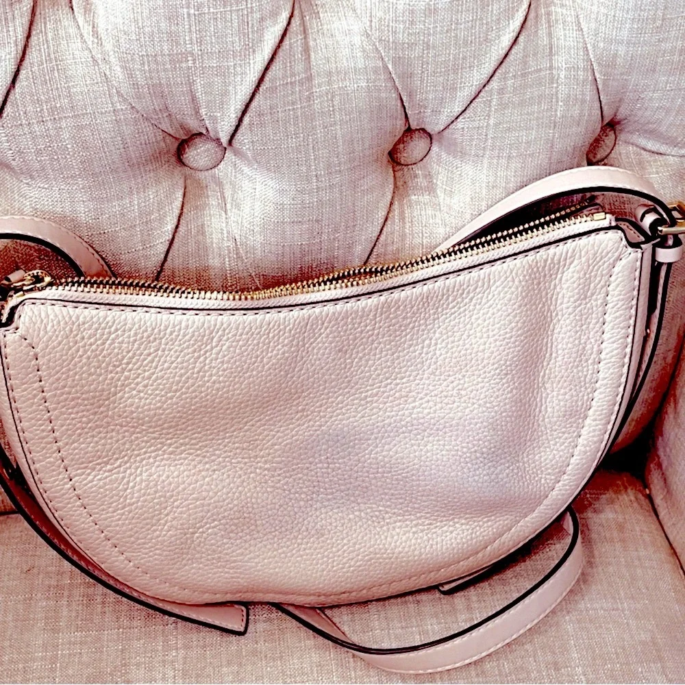MICHAEL KORS Camden Medium Powder Blush Pebbled Leather Messenger Bag, EUC